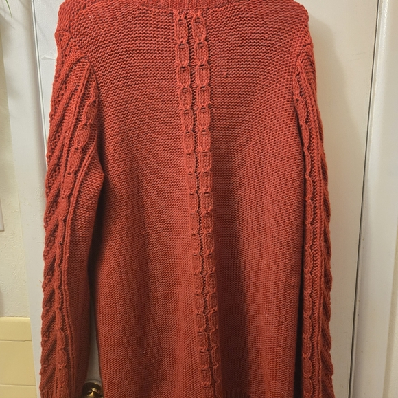 Rich red wool/alpaca cable knit sweater - Picture 5 of 6